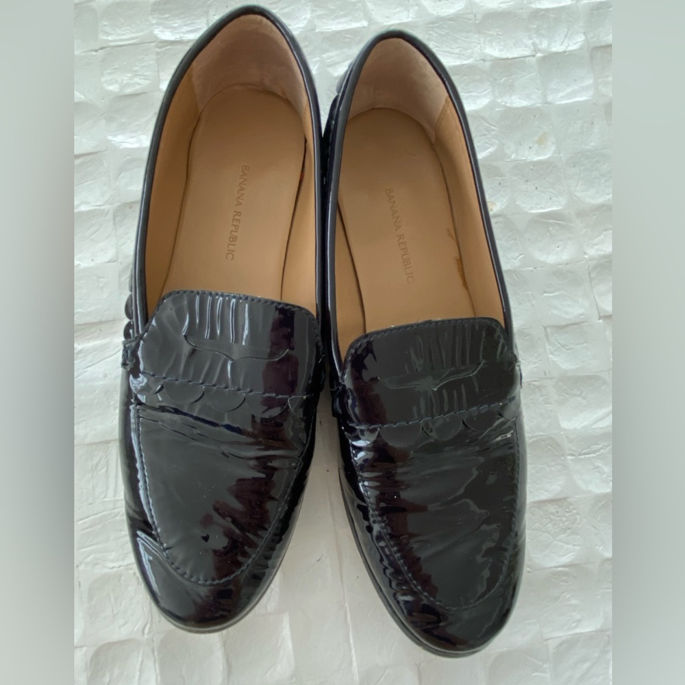Patent leather loafers (navy)